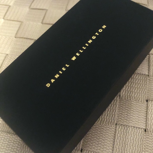 Daniel Wellington Watch - Picture 3 of 5